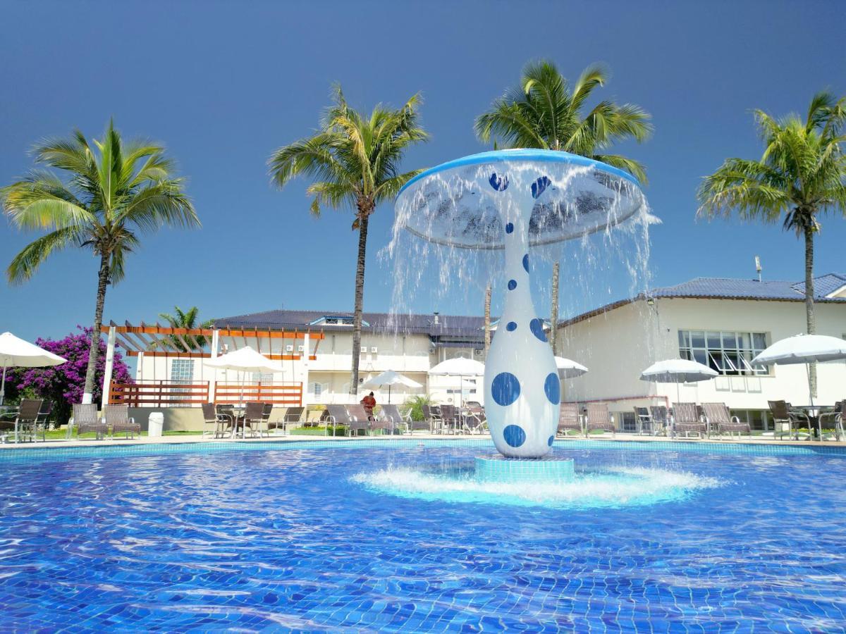 Colonial Plaza Hotel ピンダモニャンガバ エクステリア 写真