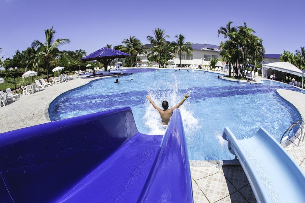 Colonial Plaza Hotel ピンダモニャンガバ エクステリア 写真