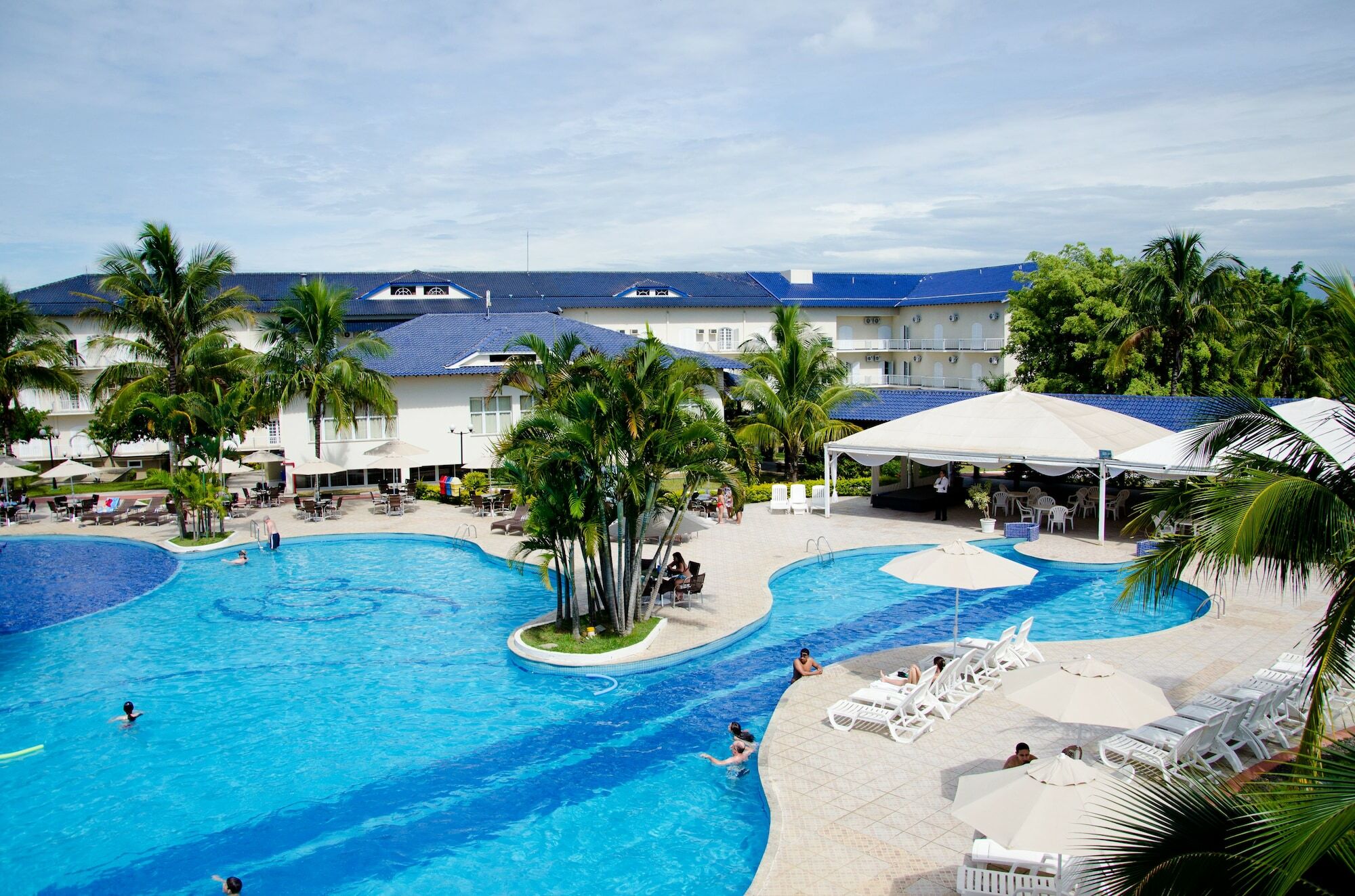 Colonial Plaza Hotel ピンダモニャンガバ エクステリア 写真